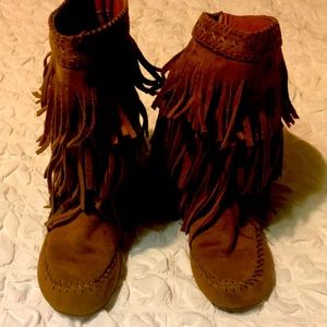 Moccasin boots